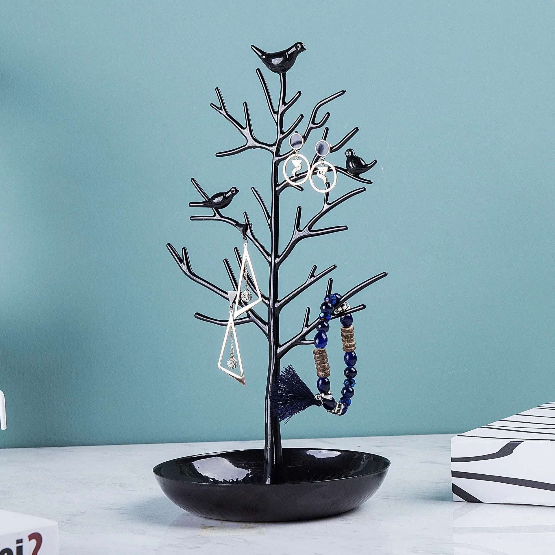 Arbre à Bijoux Avec Oiseaux et Colliers - structure des branches